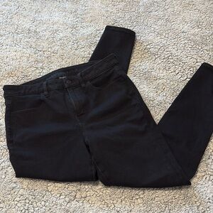 EUC American Eagle size 10 regular hi-rise jegging w/ dream stretch black jeans